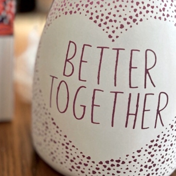 New Scentsy “Better Together” Hearts White On Fuchsia Warmer - Picture 2 of 3